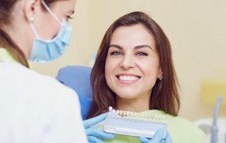 How Teeth Whitening Can Help With Your Self-Esteem